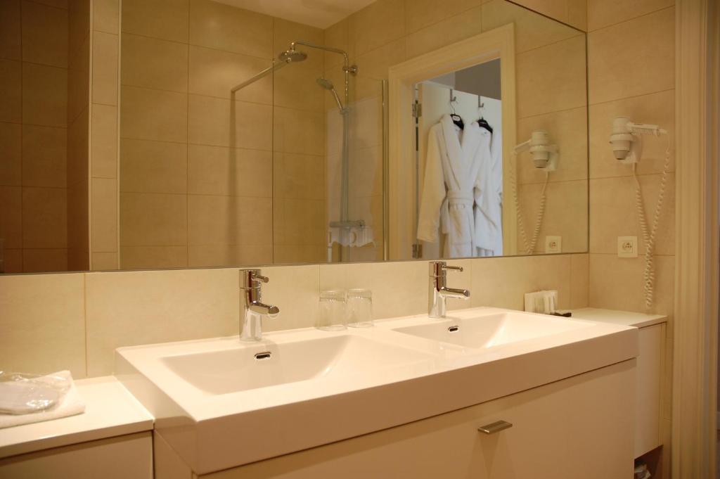 Superior Deluxe Room,1072403851:JPEG